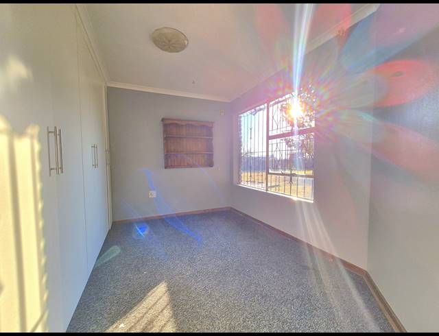 2 BEDROOM HOUSE TO LET IN DALPARK